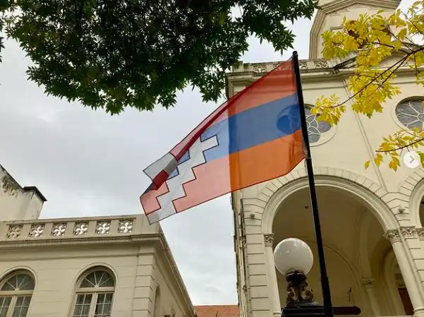  Արցախի համար, ոտքի պիտի   կանգնի՞նք  ի վերջոյ...