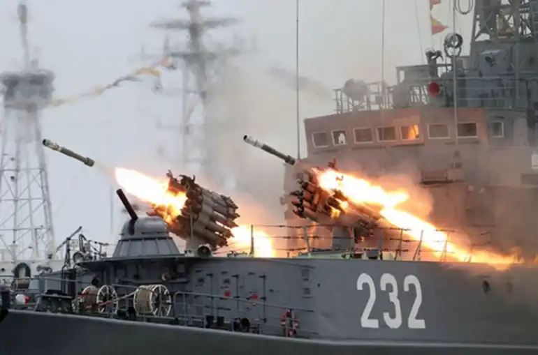 Ռուսական  նաւատորմը  ռազմավարժութիւններ կ՚ընէ Պալթեան ծովուն  մէջ