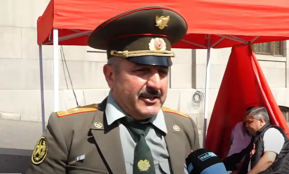 Եթէ Փաշինեանը չձերբակալեն, ապա ինքզինք պիտի հրկիզէ.  Զոհուածի հայրը հացադուլ սկսաւ 