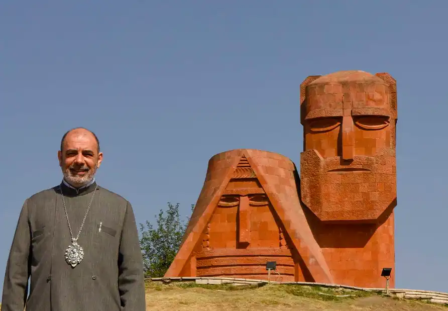 Հայաստանը ՀԱՅԱՍՏԱՆ է, որից չի կարելի նեղանալ.Գերշ. Տ. Սերովբե  Եպս. Իսախանյան 