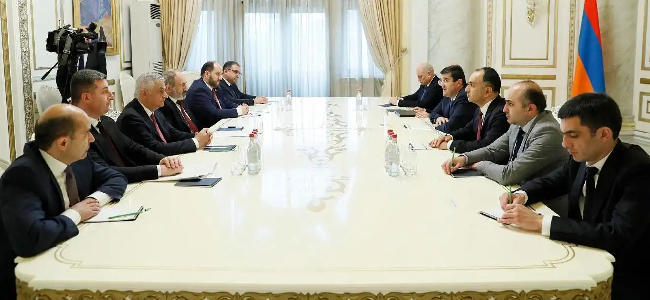 «Բարձր եմ  գնահատում ձեր յայտարարութիւնը». Փաշինեան ընդունեց Արայիկ Յարութիւնեանը 