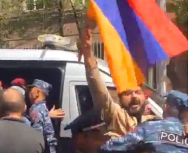  Բողոքի գործողութիւն «Պրիւսով»ի համալսարանի բակին մէջ. Կան բերման ենթարկուածներ