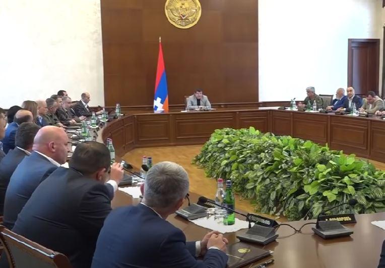 Ռուս խաղաղապահները կը գտնուին Փառուխի եւ Քարագլխի  մէջ. Արայիկ Յարութիւնեան 