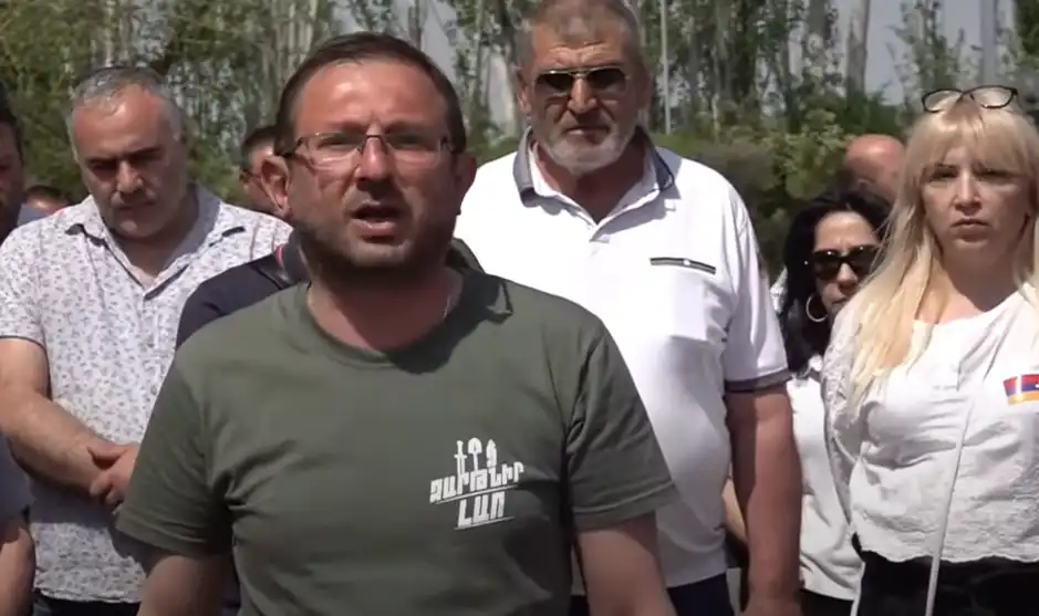 Դէպի Երեւան քալող Դիմադրութեան 4-րդ խումբը  ընթացք առաւ  Սարդարապատէն