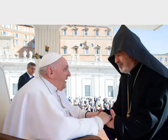  Պոլսոյ միաբանութեան երէց անդամներէն՝ Գերշ. Տ. Արամ արք. Աթէշեան հանդիպած է Հռոմի Քահանայապետին 