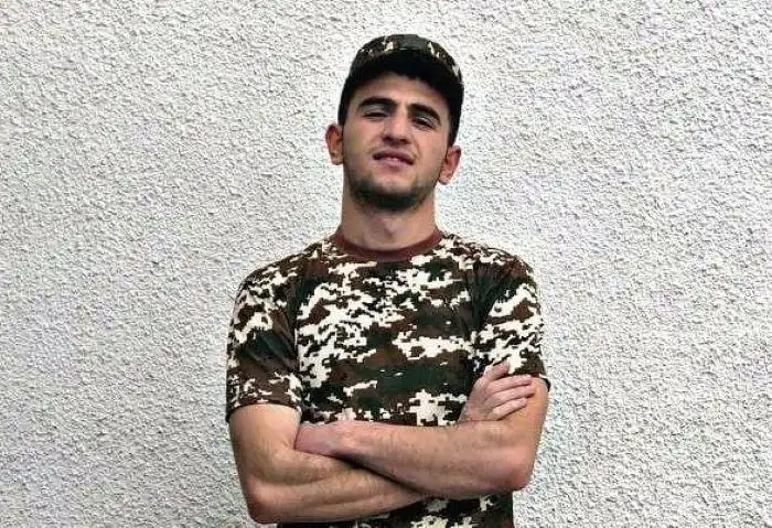 Տեղ գիւղի մէջ զոհուած Արթուր Սահակեանը նորաւարտ սպայ էր