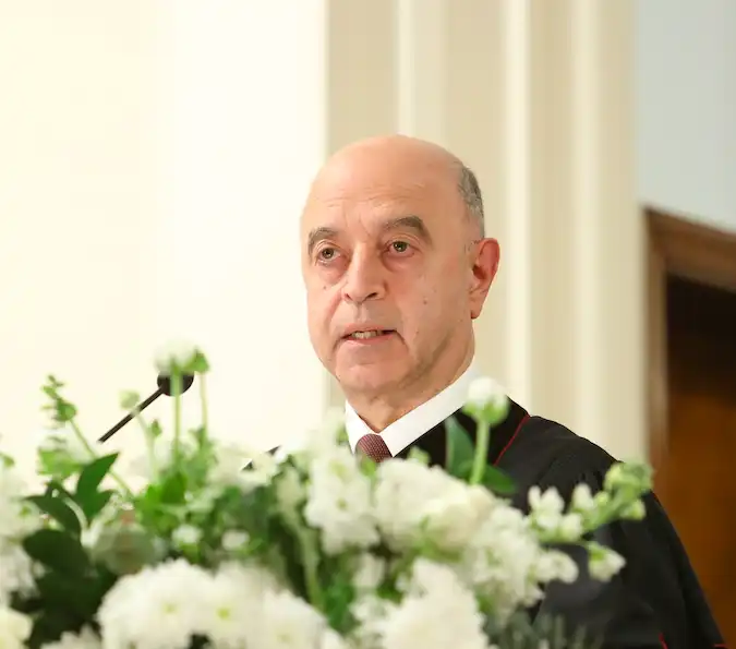 Մեզ Շրջափակող Քարը Ո՛վ Պիտի Գլորէ