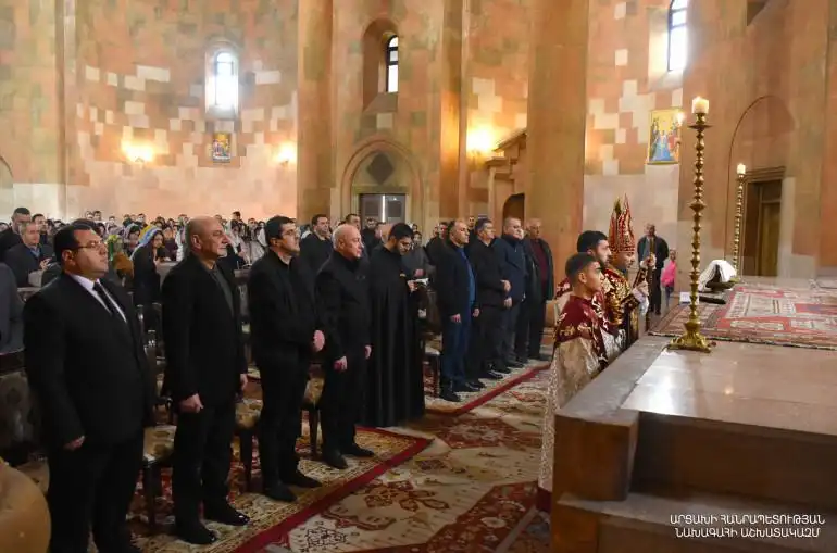 Արցախի նախագահները ներկայ եղան Սուրբ Զատկուան Պատարագին 