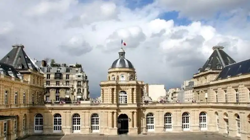 Հայաստանի եւ Արցախի մէջ հրդեհ է. Ֆրանսայի սենատէն  կոչ 