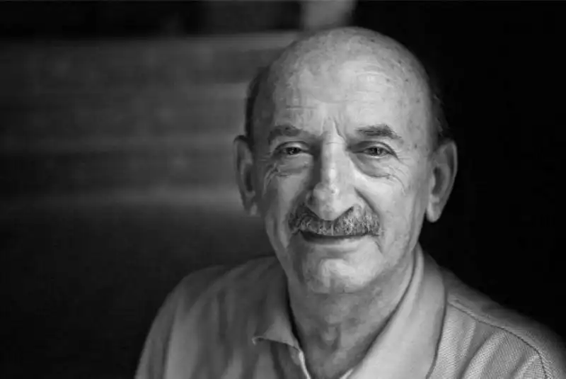 Բանաստեղծութիւնը  պատառ մըն է մեր ներաշխարհէն      