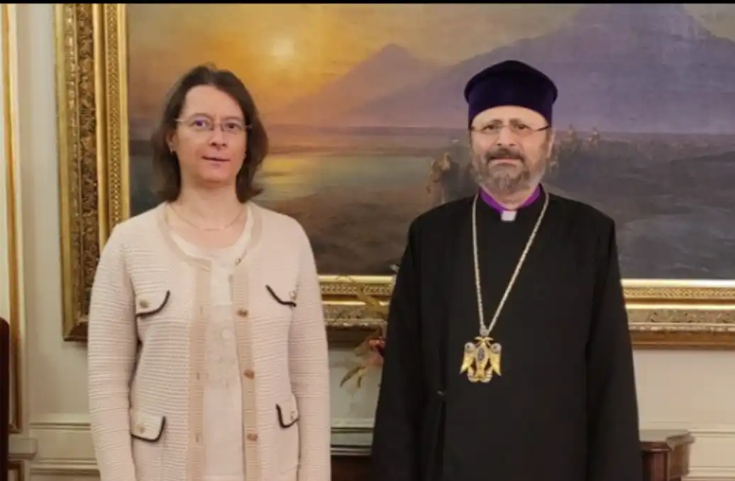 Թուրքիոյ մէջ Ֆրանսայի դեսպանուհի՝ Տիւմոն այցելեց Պատրիարքարան  