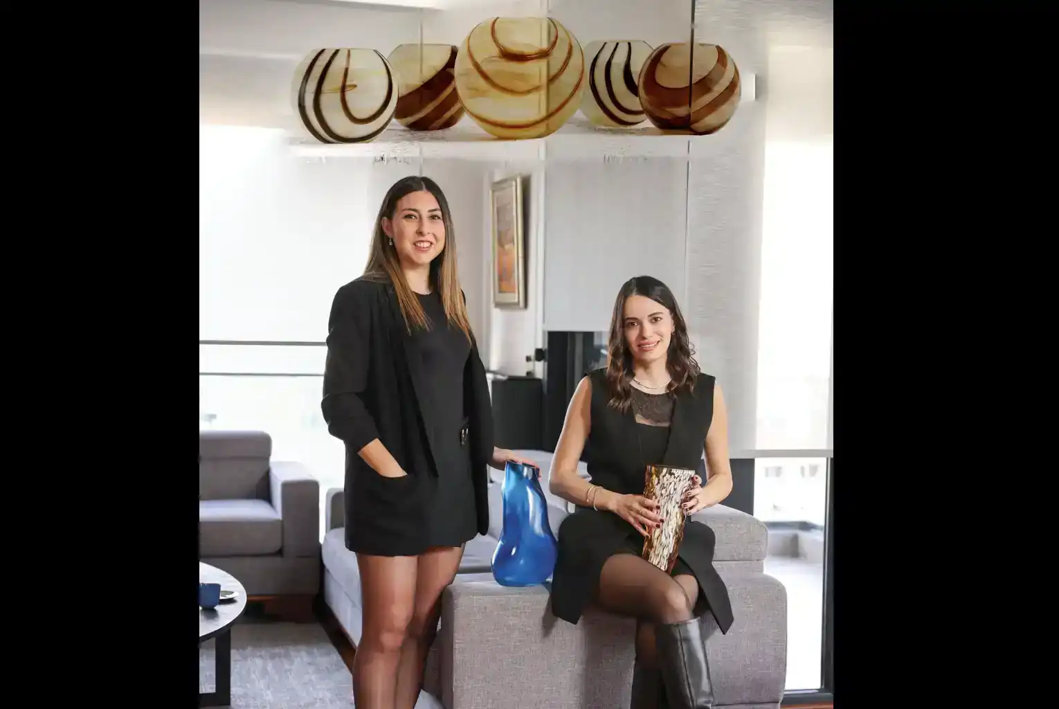 «Կլասսէլ» ապրանքանիշի հեղինակները Ալինա Շէլհաթ-Գալայճը եւ Սելէն Կիւլսիւնն են 