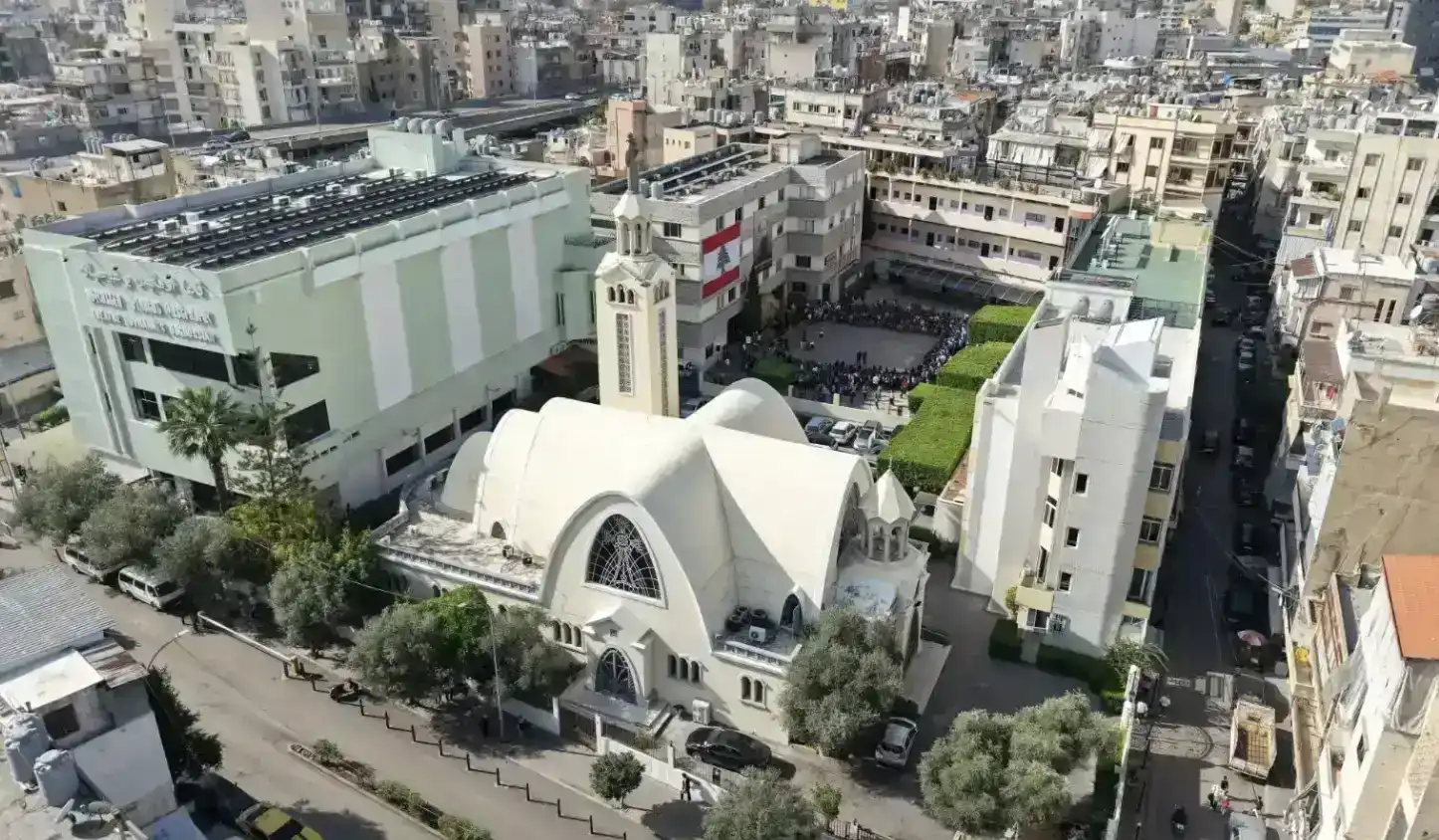 Պէյրութի Հայ Կաթողիկէ Մեսրոպեան Վարժարանը պատնէշի վրայ. Օրերս երկրի առաջին տիկինը գնահատանքի գիր յղած է  հայկական  վարժարանի տնօրէնութեան 