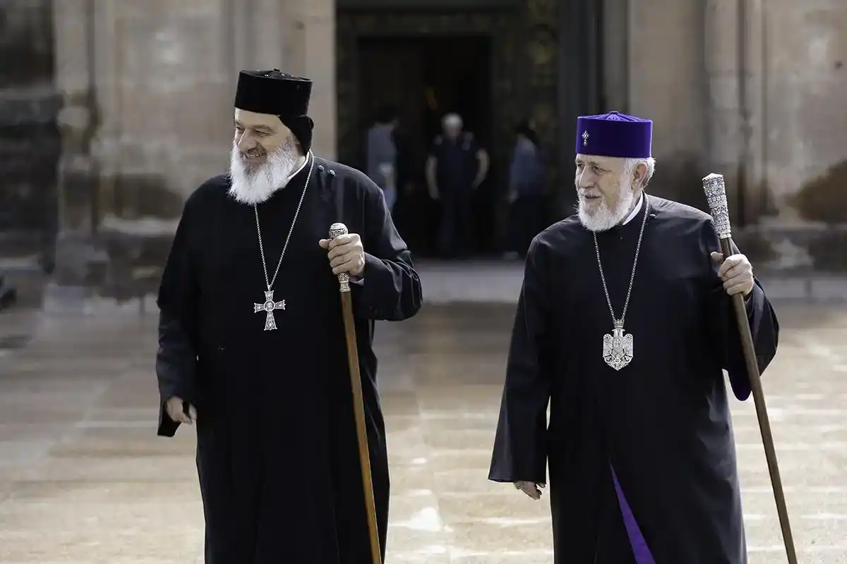 Անտիոքի և Համայն Արևելքի Ասորի Ուղղափառ Եկեղեցու Ընդհանրական Պատրիարքը ժամանեց Մայր Աթոռ Սուրբ Էջմիածին