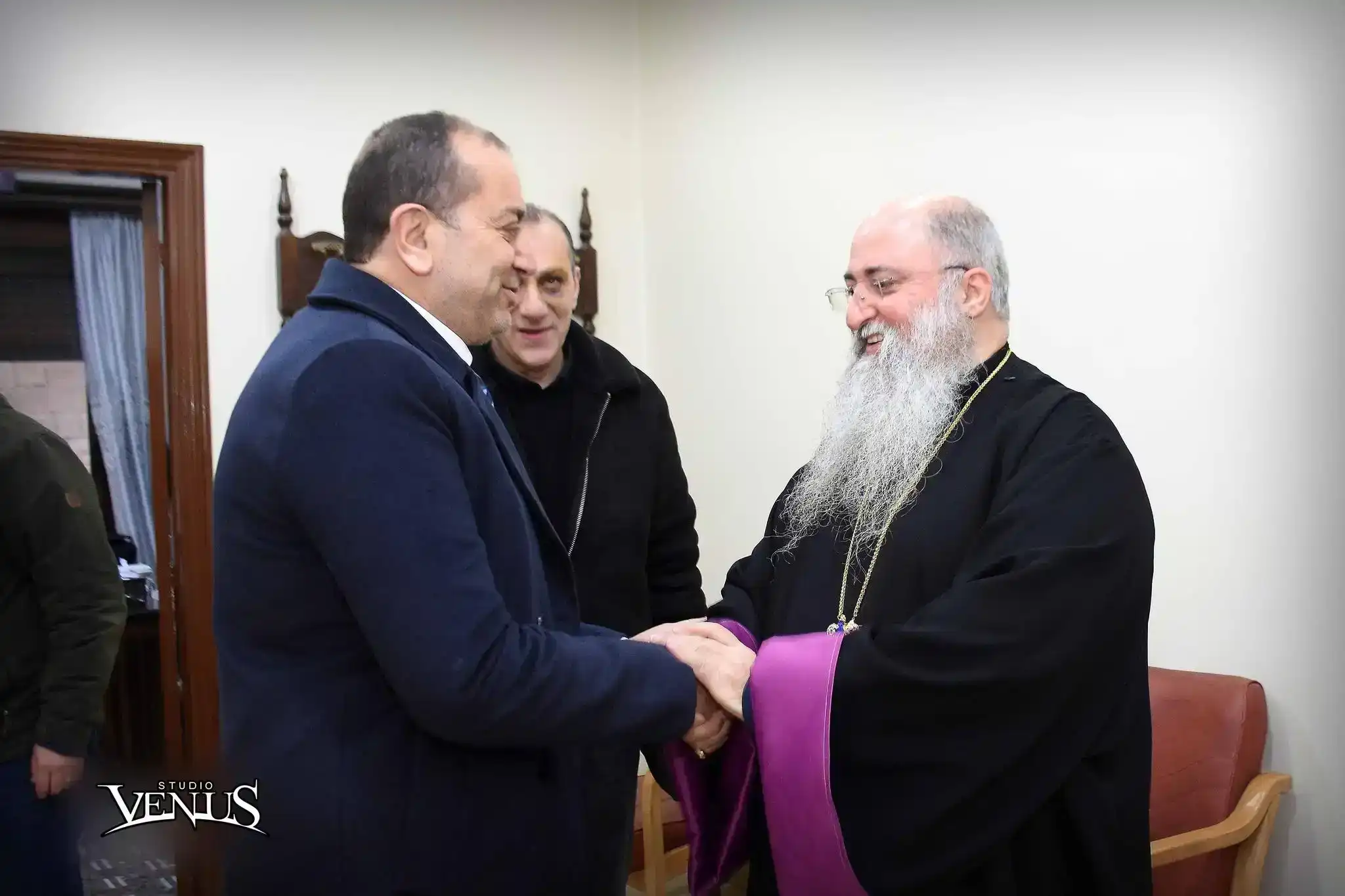 Հալէպ. Մարմնամարզի եւ երիտասարդութեան նախարարի այցը՝ Ազգային Առաջնորդարան 