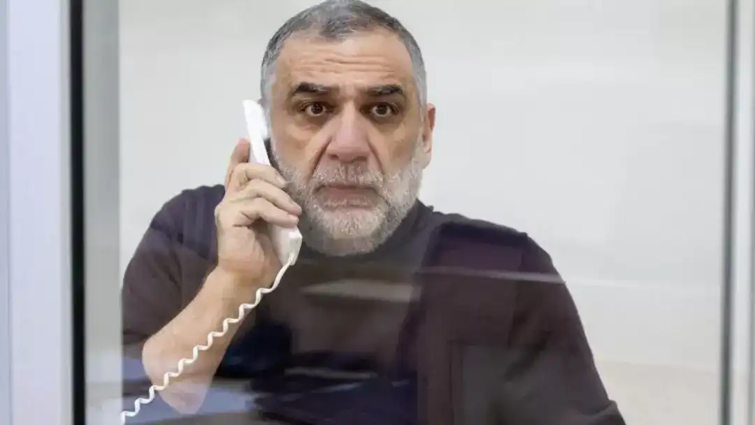 «Խնդրում եմ դիտարկել Ձեր, նաեւ հայ բանտարկեալների հարազատների՝ Պաքու այցելելու հնարաւորութիւնը․ իմ կինը պատրաստ է մասնակցել այդպիսի նախաձեռնութեանը եւ այցելել Պաքու»․ Ռուբէն Վարդանեանի ուղերձը ՀՀ ՄԻՊ-ին