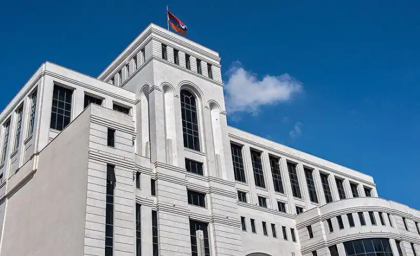 Յոյսով ենք, որ Հայաստանի եւ Ատրպէյճանի միջեւ հաստատուած խաղաղութիւնը վերջ կը դնէ մտացածին թեզերուն. ՀՀ ԱԳՆ-ի արձագանգը՝ Պաքուի մեղադրանքներուն