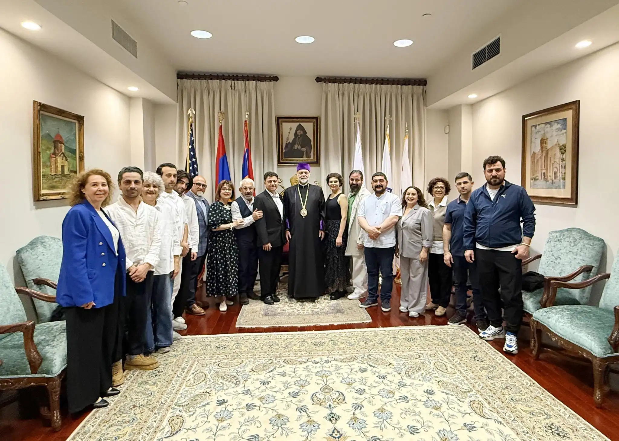 Համազգայինի Սօս Սարգսեանի Թատերախումբը Լոս Անճելըսի մէջ՝ Արուեստի եւ Մշակոյթի Խաչմերուկ (Լուսանկարներ)