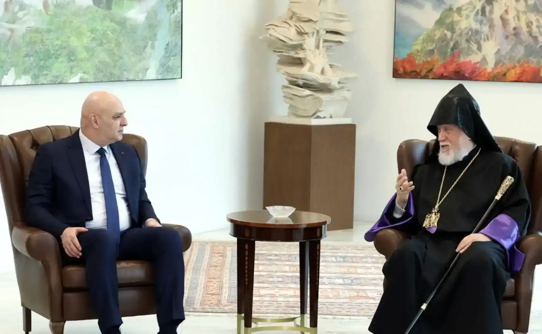  Մեծի Տանն Կիլիկիոյ Ն.Ս.Օ.Տ.Տ. Արամ Ա. Կաթողիկոս  այցելեց   Լիբանանի նախագահին 