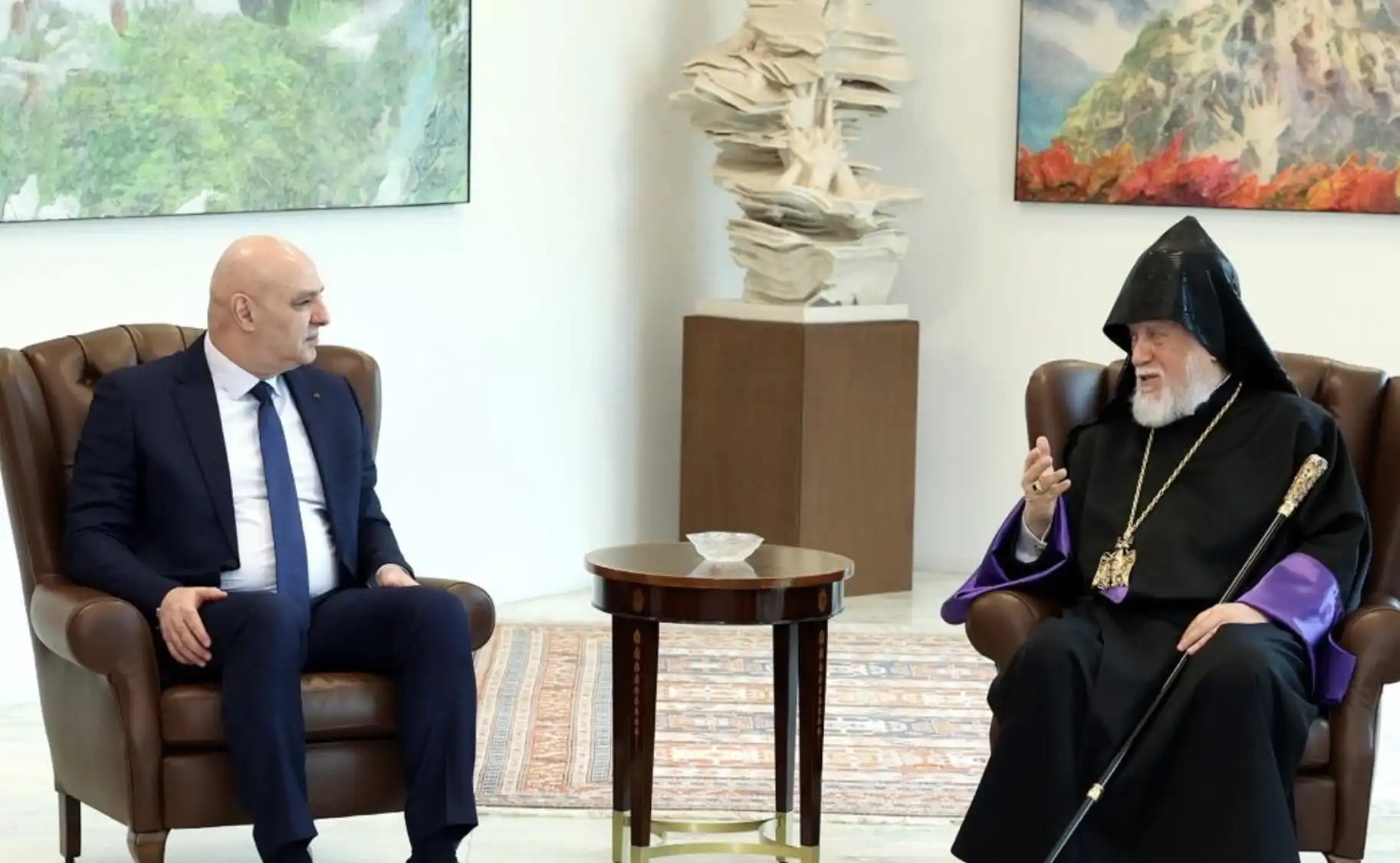  Մեծի Տանն Կիլիկիոյ Ն.Ս.Օ.Տ.Տ. Արամ Ա. Կաթողիկոս  այցելեց   Լիբանանի նախագահին 