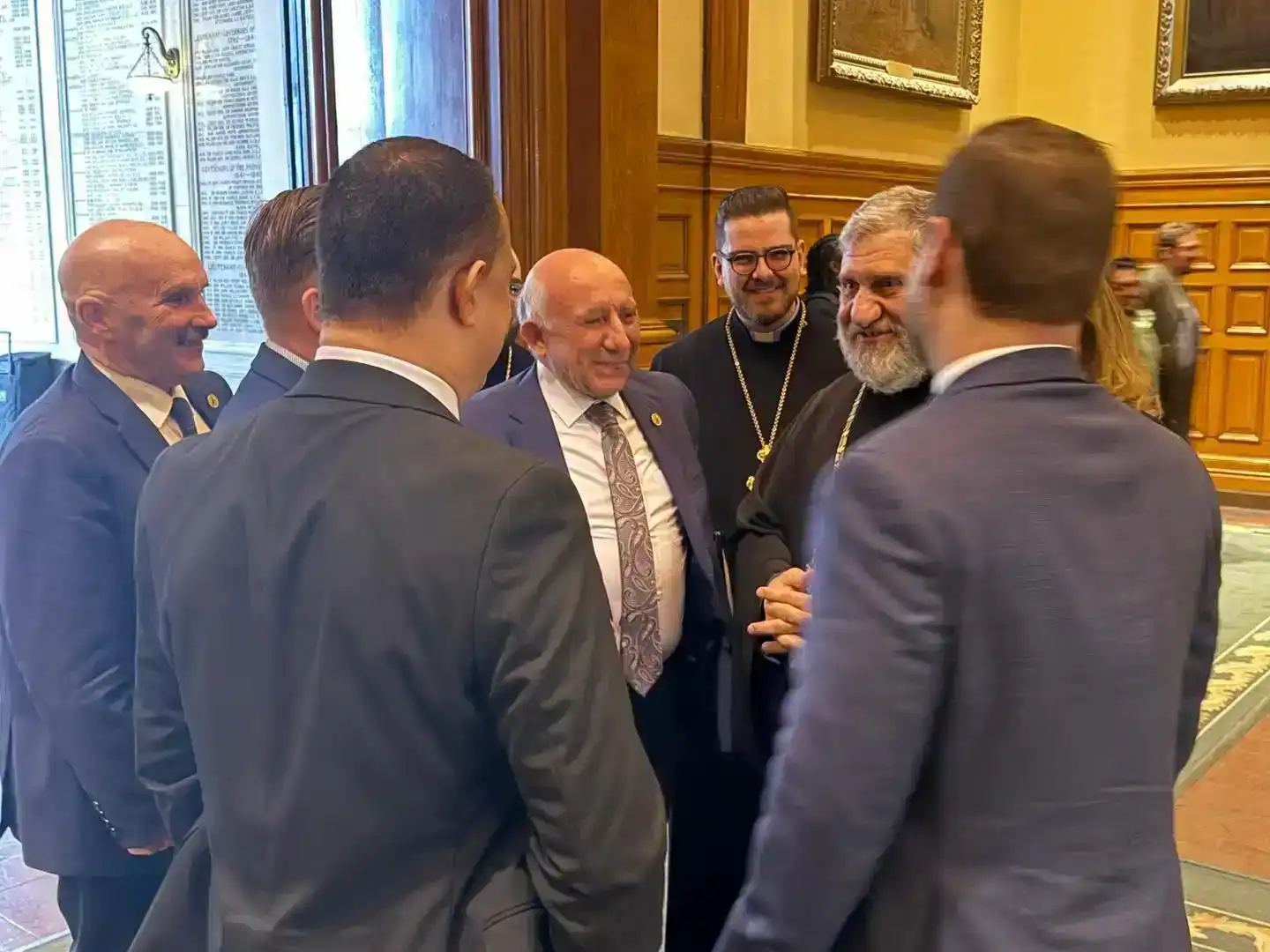 Գանատա. Գերշ. Տ. Բաբգէն արք.ի այցը՝ Օնթարիոյ նահանգի խորհրդարան      