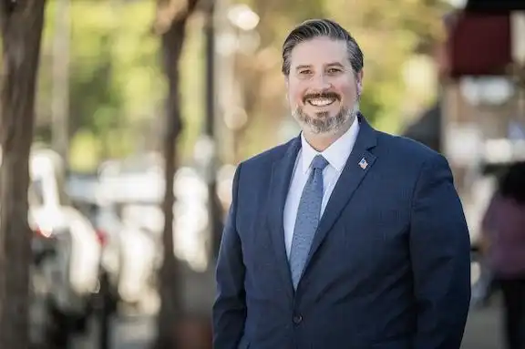 Արտաշէս Քասախեան Կլենտէյլի Քաղաքապետ Ընտրուեցաւ 