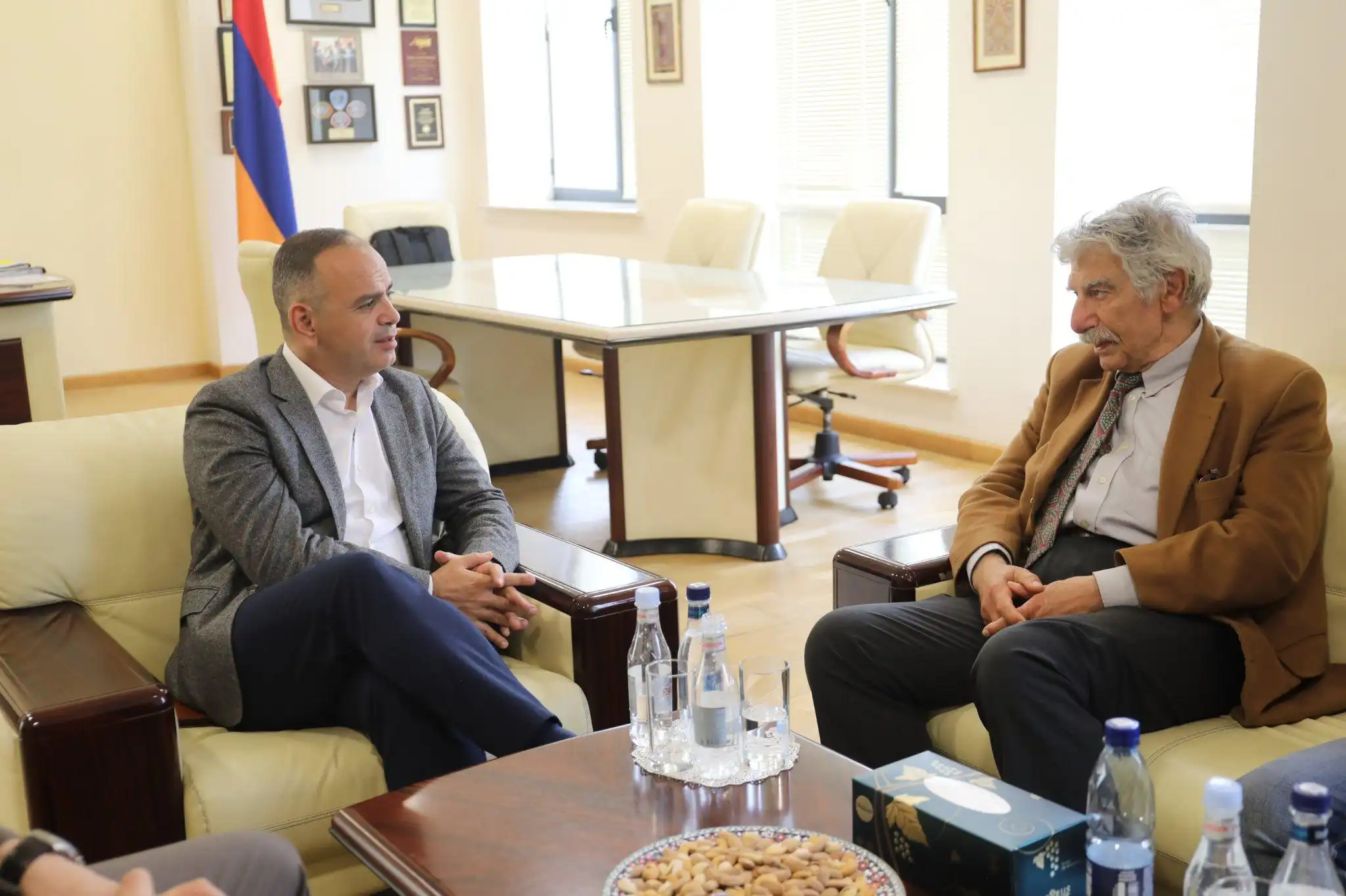 Ռենե Ձագոյանը, Պասկալ Շամասյանն ու Հովսեփ Հովսեփյանը հանդիպում են ունեցել Զարեհ Սինանյանի հետ