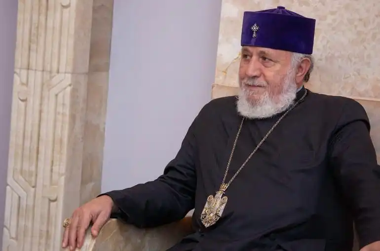 Ամենայն Հայոցի 70-րդ տարեդարձի յոբելեանը լուռ պայմաններու ներքեւ 