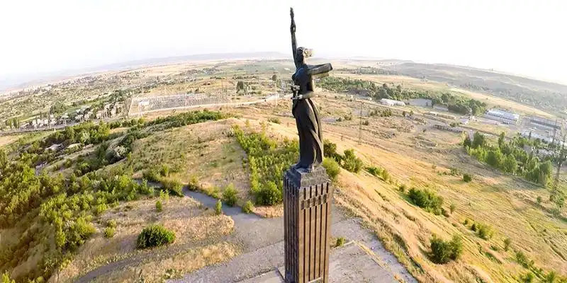 Գիւմրիի «Մայր Հայաստան» արձանը սատանայկան չէ. Տ. Միքայէլ Սրբազան 