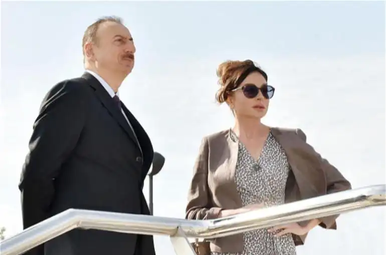 Ալիեւները այցելած են Շուշի 