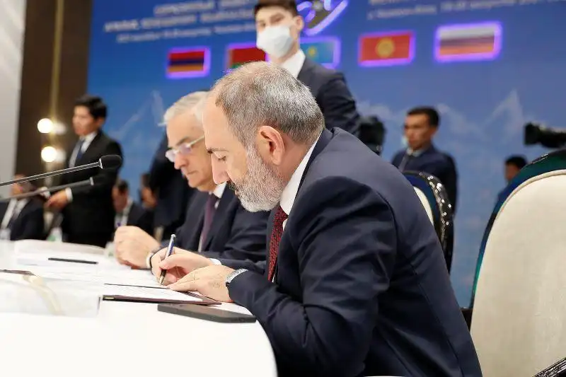 Կարեւորը նաւթն է. Փաշինեան