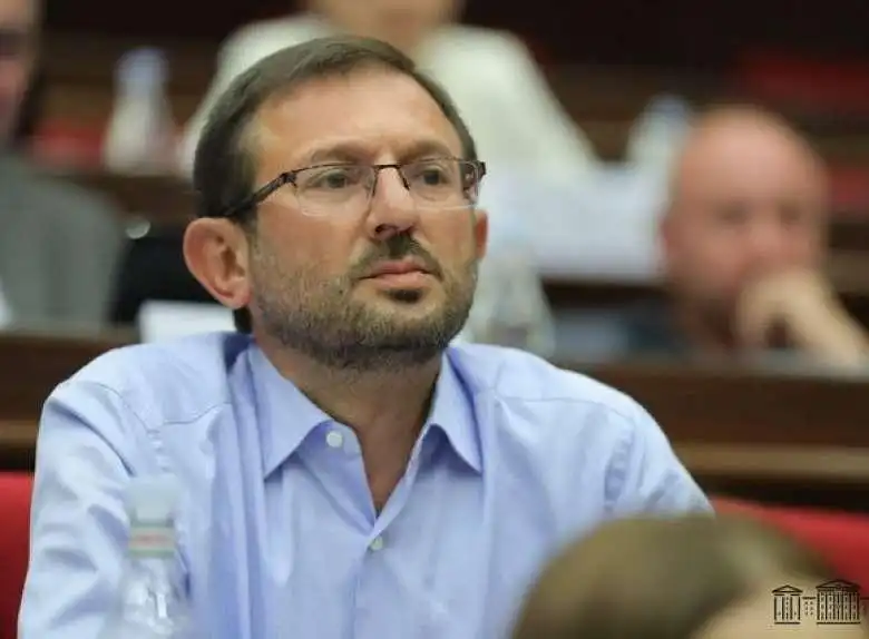 «Այս իշխանութիւնը հողատու է եւ դաւաճան...»  Գեղամ  Մանուկեան 