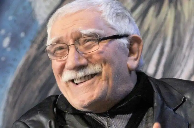 Հրապարակուած է Արմէն Ճիկարխանեանին նուիրուած յուշակոթողին լուսանկարը (Լուսանկար)