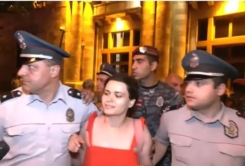Բողոքի հաւաք եւ բերման ենթարկուածներ 