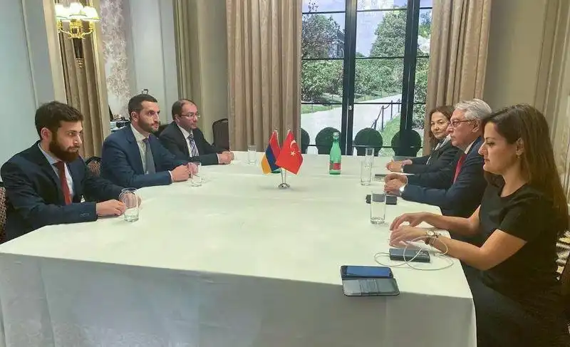 4 Հանդիպում եւ 500 հեռախօսազրոյց. Հայաստանի եւ Թուրքիոյ ներկայացուցիչներուն ցարդ ունեցած շփման ընդհանուր պատկերը 