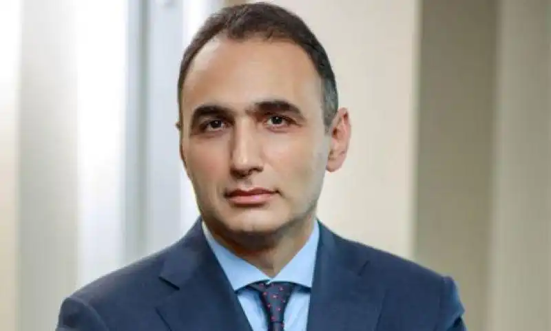 Աւետիք Չալաբեանի կինն ու պաշտպանը հրաւիրուած են ԱՄՆ դեսպանատուն