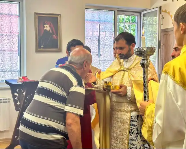    Հայաստանի մէջ 5 տարուան ծառայութիւնէ ետք. Հայր Մաշտոց Վրդ. Զահթերեան ծառայութեան կոչուած է՝ Հունգարիոյ մէջ