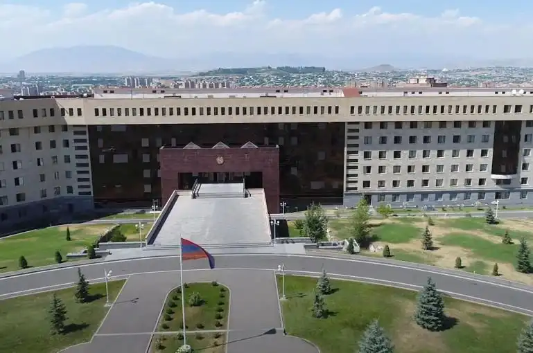 Պաքու կը ստէ. Հայաստանի պաշտպանութեան նախարարութիւն