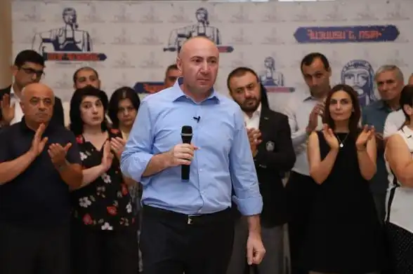 Թեւանեան հրաժարեցաւ պատգամաւորութենէն