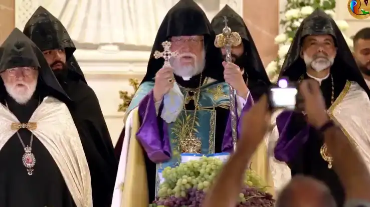 «Ինչի՞ կը սպասէք, փողոց իջէ՛ք..». Ն.Ս.Օ.Տ.Տ. Արամ Ա. Կաթողիկոսի պատգամը՝ հայրենի ժողովուրդին(Տեսանիւթ)