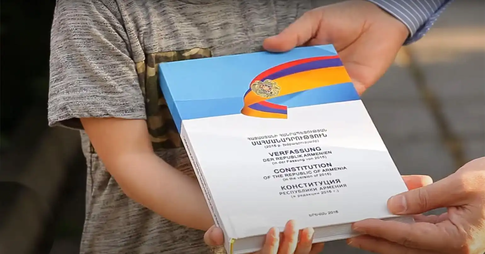 Պաքուն կ՚ակնկալէ, որ Հայաստանի Սահմանադրութեան մէջ փոփոխութիւններ պիտի կատարուին. Ամիրպեքով