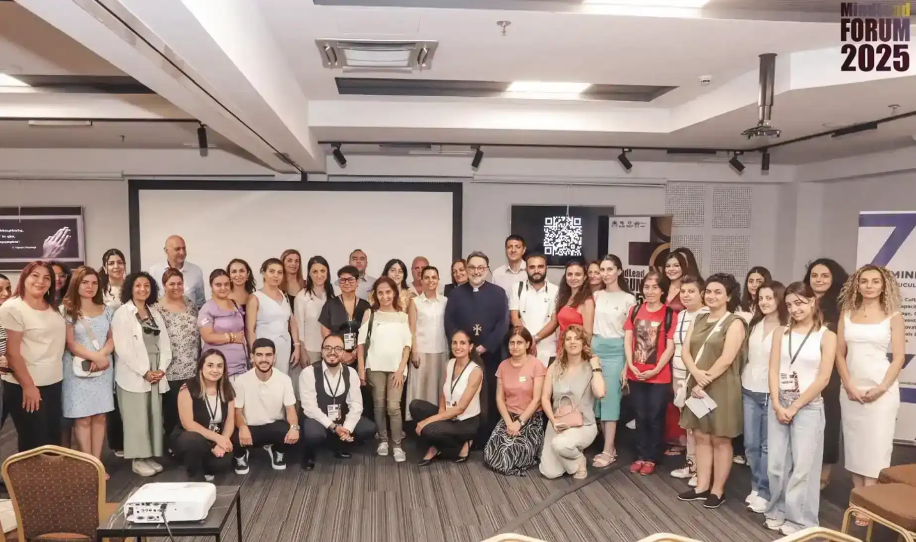  Բարձր հովանաւորութեամբ Գերշ. Տ. Բաբգէն արք. Չարեանի. Երիտասարդական համագումար Երեւանի մէջ 