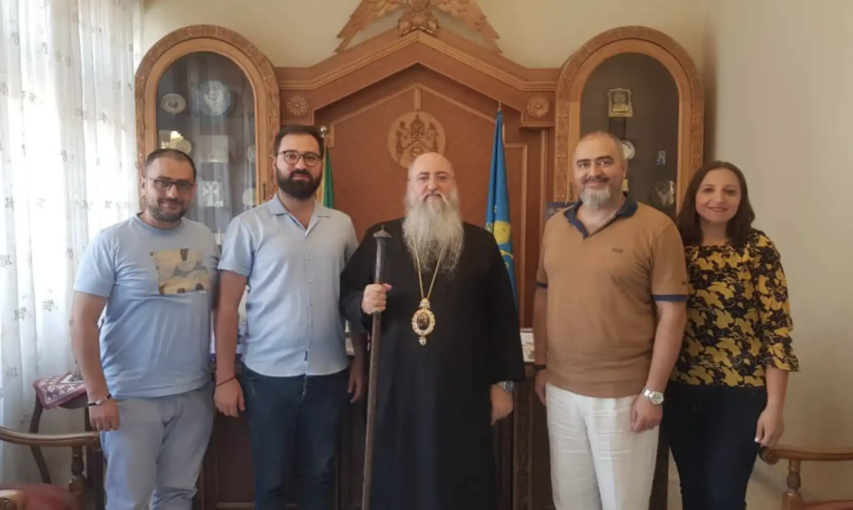 Կրթասիրաց Ս. Չէմպէրճեան Երկրդ. Վարժարանի ներկայացուցիչներու այցը Առաջնորդ Գերշ. Տ. Մակար Արք. Աշգարեանին
