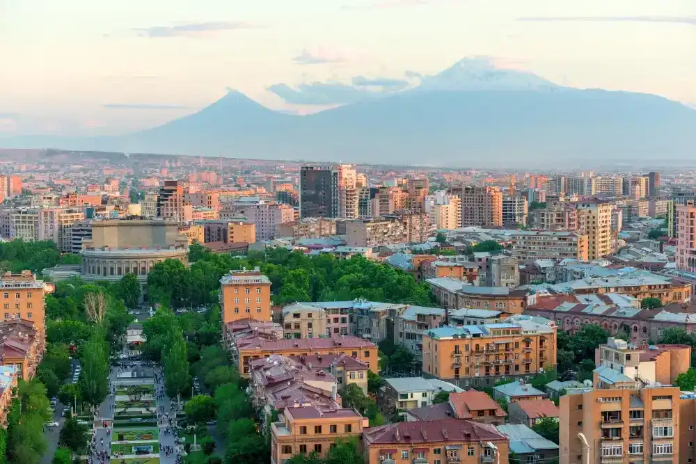 « Լը Ֆիկառօ» Երեւանը դասած է աշխարհի հինգ «վարդագոյն» քաղաքներու շարքին