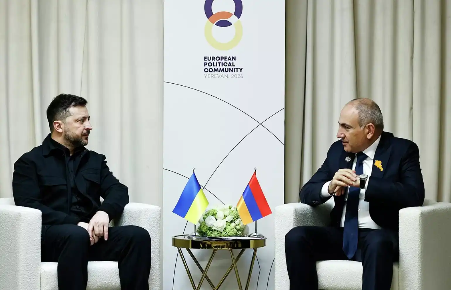 Զելենսքի կարեւորած է  Հայաստանի եւ Ատրպէյճանի  հետ յարաբերութեանց բարելաւումը 