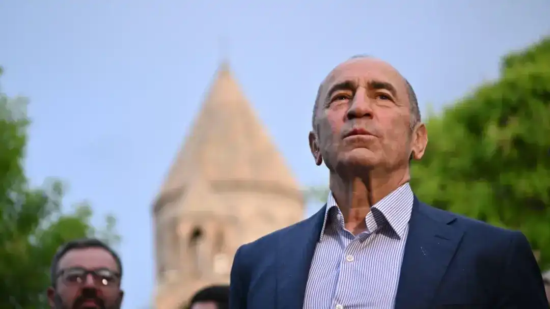 «Սրան պէտք է վերջ դնել, կամ էլ բոլորը պէտք է սկսեն թուրքերէն սովորել»․ Քոչարեանի ուղերձը