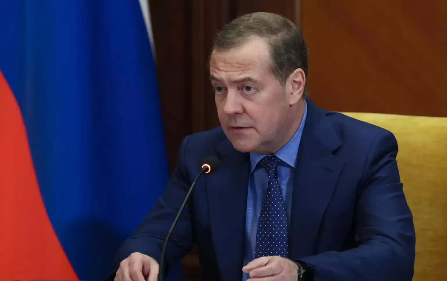 Արեւմուտքը երես պիտի թեքէ Հայաստանէն, հազիւ որ այն դադրի անոնց համար հետաքրքրութիւն ներկայացնել որպէս «Ռուսիոյ դէմ գործիք»․ Մետվետեւ