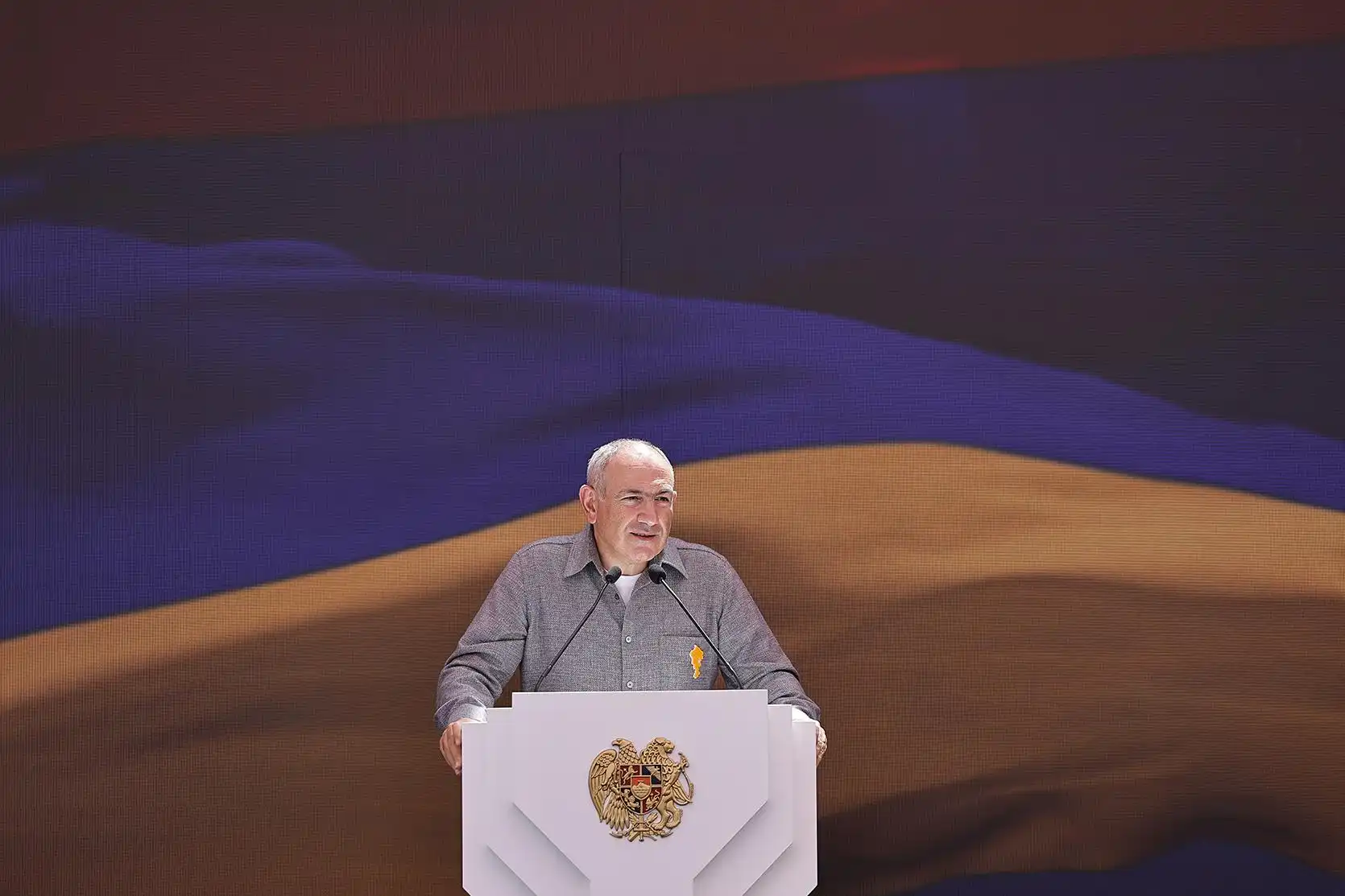 «Հայաստանը կարեկցանքի կարիք չունի․ ես սա ասում եմ պաշտօնապէս»․ Նիկոլ Փաշինեան