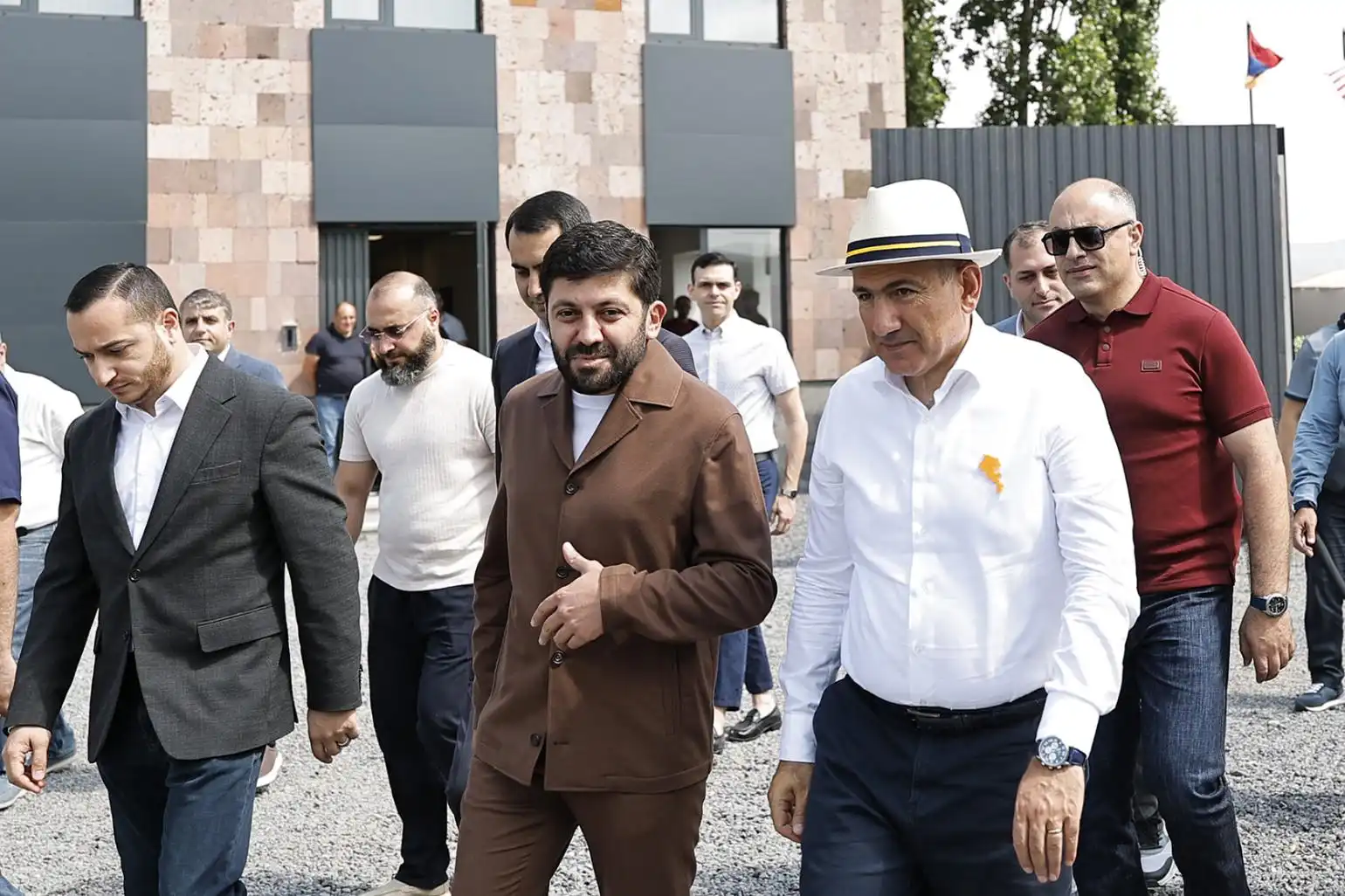 Փաշինեան այցելած է Արհեստական Բանականութեան՝ Elevate AI  գործարան 