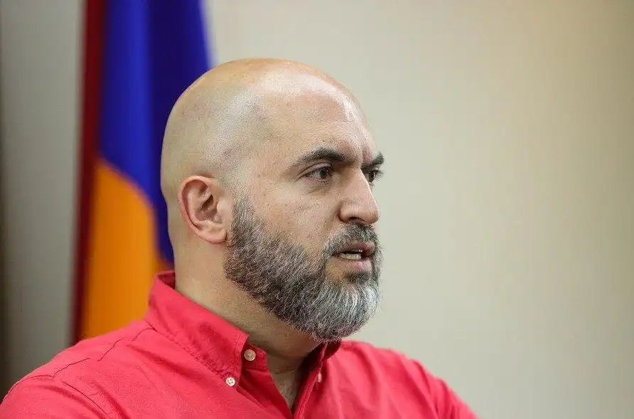 Արմէն Աշոտեանի տնային կալանքը՝ երկարաձգուեցաւ 